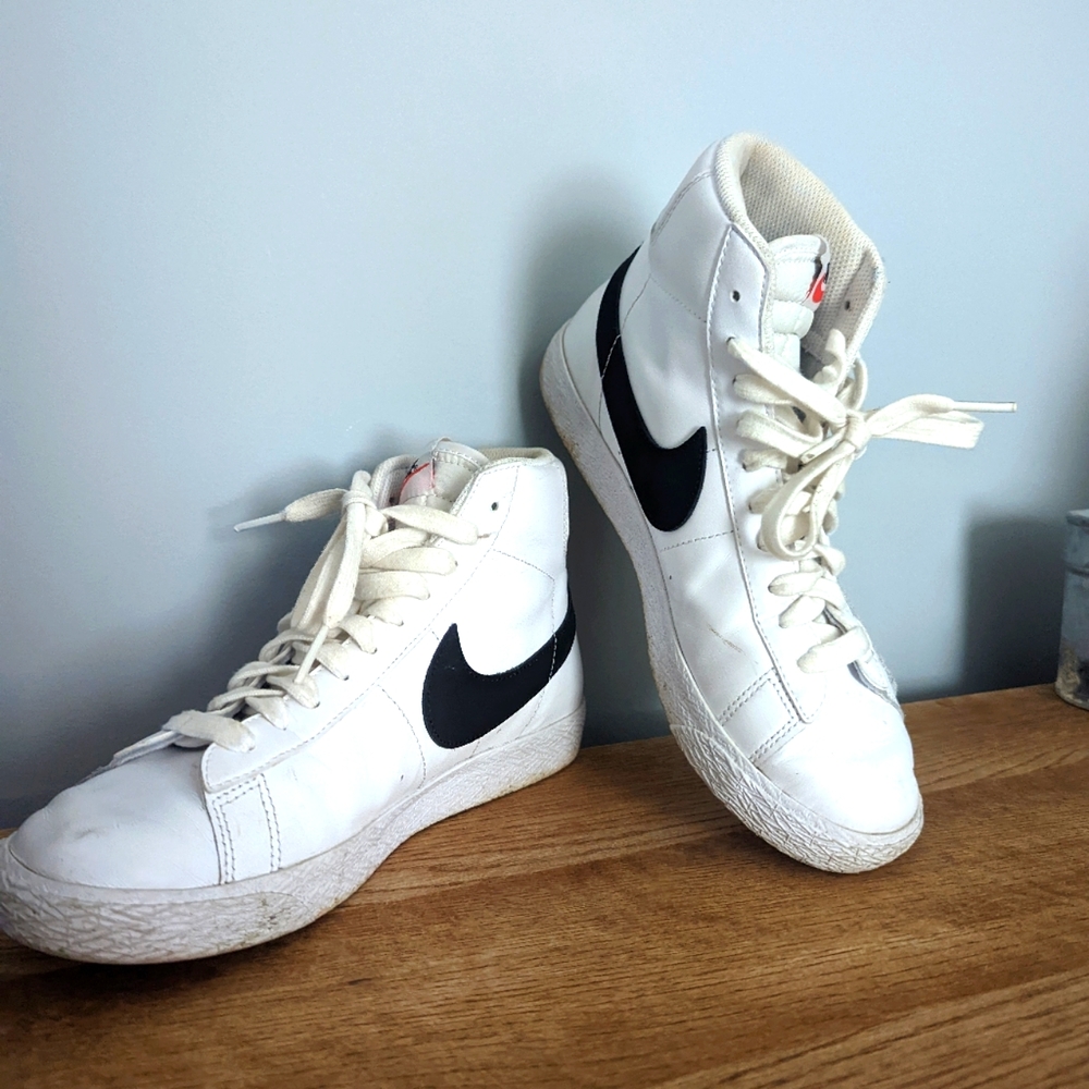 White NIKE blazers '77 high top 6.5